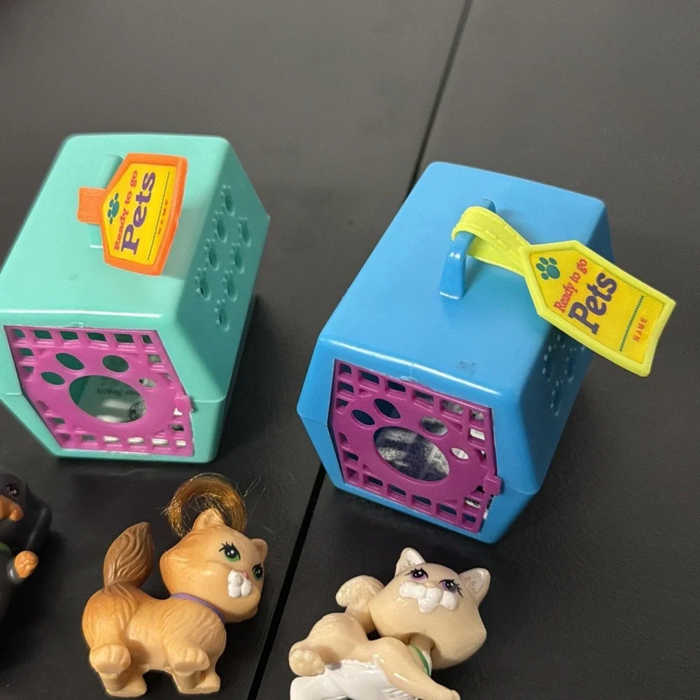 Vtg Kenner 1993 Littlest Pet Shop Perky Puppy Dog With Cozy Crate, Cats Lot